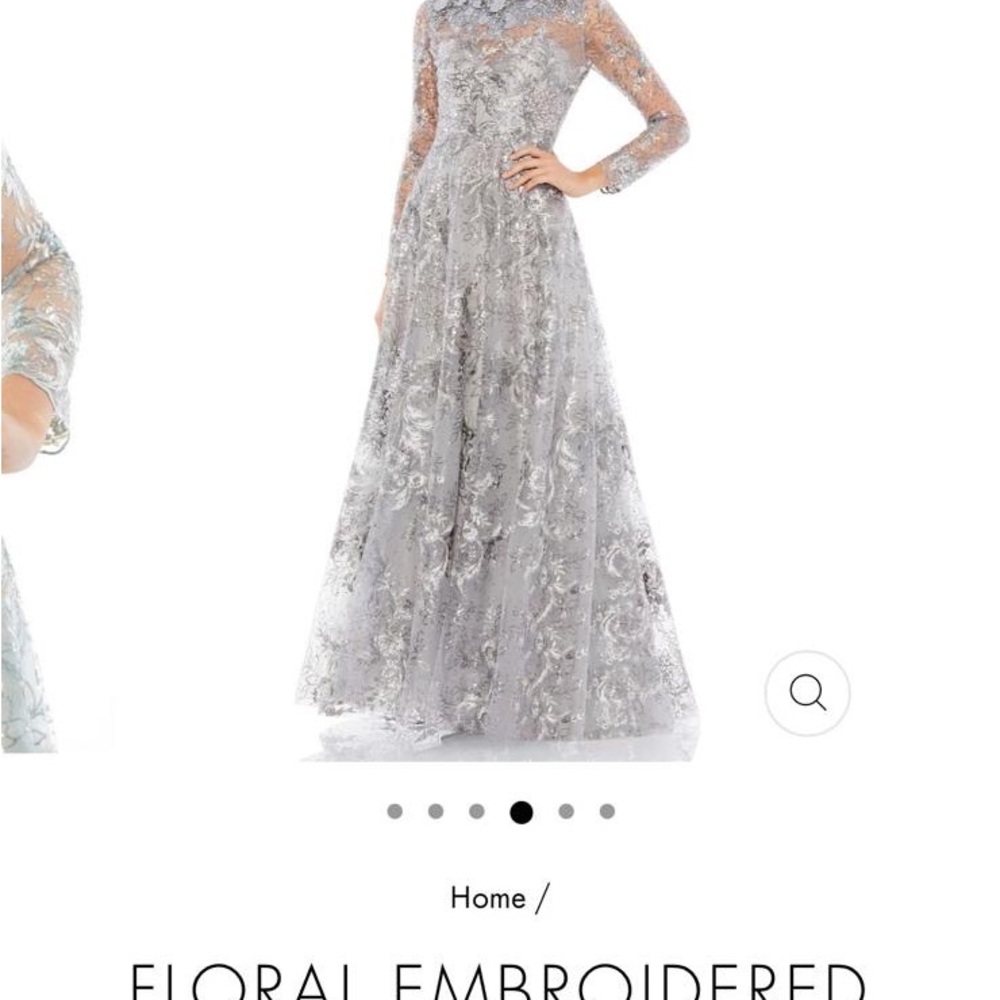 NWT Mac Duggal Floral Embroidered formal gown. Size 6